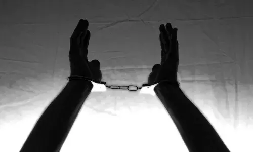 सोलर प्लांट में डकैती डाल लाखों का तांबा चुराने वाले 8 गिरफ्तार सोलर प्लांट में डकैती डाल लाखों का तांबा चुराने वाले 8 गिरफ्तार