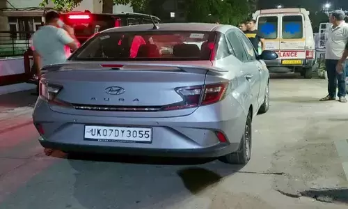पंचकूला में कार के अंदर तीन बच्चों समेत 7 लोगों के शव मिले, कर्ज के चलते जहर खाने की बात सामने आई पंचकूला में कार के अंदर तीन बच्चों समेत 7 लोगों के शव मिले, कर्ज के चलते जहर खाने की बात सामने आई