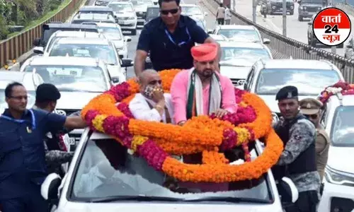 पॉक्सो मामले में राहत मिलने के बाद बृजभूषण शरण सिंह ने अयोध्या में विजय परेड के बहाने किया शक्ति प्रदर्शन, देखें वीडियो पॉक्सो मामले में राहत मिलने के बाद बृजभूषण शरण सिंह ने अयोध्या में विजय परेड के बहाने किया शक्ति प्रदर्शन, देखें वीडियो
