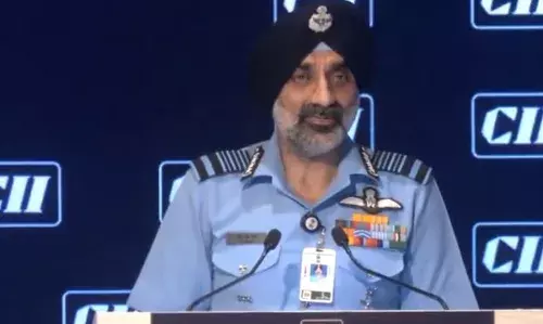 CII समिट: वायु सेना प्रमुख ने की बड़ी भविष्यवाणी - अब युद्ध बंदूक से नहीं तकनीक से होगी CII समिट: वायु सेना प्रमुख ने की बड़ी भविष्यवाणी - अब युद्ध बंदूक से नहीं तकनीक से होगी