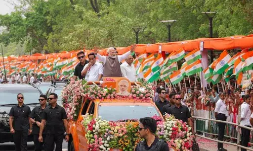 प्रधानमंत्री मोदी के रोड शो में उमड़ा पटना, 1 साल में छठी बार बिहार दौरा प्रधानमंत्री मोदी के रोड शो में उमड़ा पटना, 1 साल में छठी बार बिहार दौरा