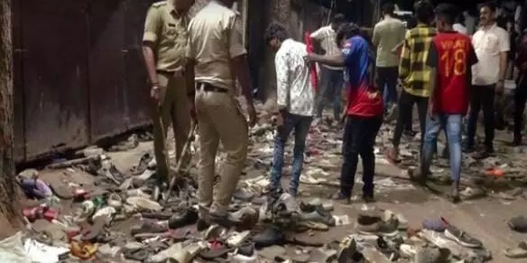 IPL 2025 : भगदड़ में हुई मौत मामले में पुलिस ने आरसीबी के मार्केटिंग हेड को गिरफ्तार किया, तीन हिरासत में