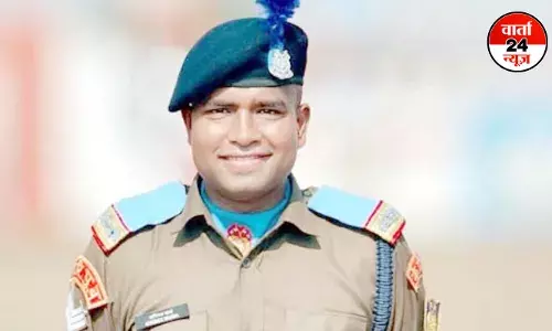 जम्मू से लापता CRPF जवान अभिषेक शर्मा अवसाद की हालत में दिल्ली से मिला, कपड़े अस्त-व्यस्त और 2 दिन से नहीं खाया खाना, जानें पूरा मामला जम्मू से लापता CRPF जवान अभिषेक शर्मा अवसाद की हालत में दिल्ली से मिला, कपड़े अस्त-व्यस्त और 2 दिन से नहीं खाया खाना, जानें पूरा मामला