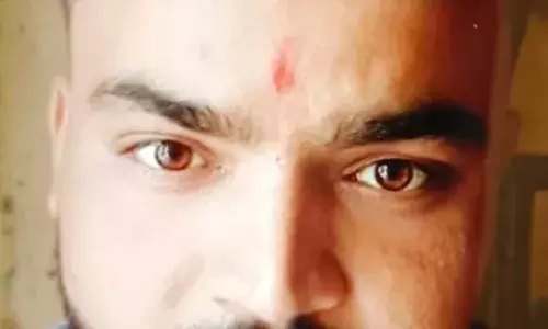 गाजियाबाद : कार सवारों ने मां-बेटे पर ताबड़तोड़ गोलियां चलाईं, बेटे की अस्पताल में मौत, मां की हालत गंभीर गाजियाबाद : कार सवारों ने मां-बेटे पर ताबड़तोड़ गोलियां चलाईं, बेटे की अस्पताल में मौत, मां की हालत गंभीर