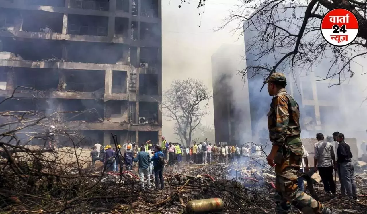 Ahmedabad Plane Crash: एयर इंडिया विमान हादसे के मृतकों की पहचान के लिए होगा डीएनए टेस्ट Ahmedabad Plane Crash: एयर इंडिया विमान हादसे के मृतकों की पहचान के लिए होगा डीएनए टेस्ट