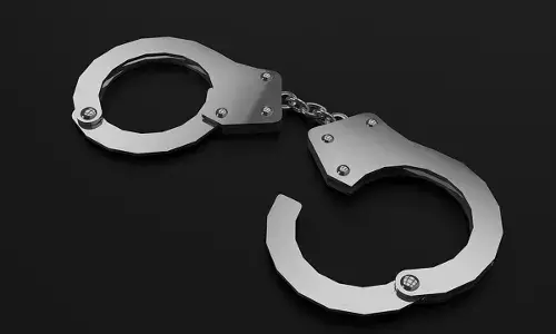 मुंबई पुलिस ने कारोबारी को अगवा होने के बाद नागालैंड से छुड़ाया, तीन गिरफ्तार मुंबई पुलिस ने कारोबारी को अगवा होने के बाद नागालैंड से छुड़ाया, तीन गिरफ्तार