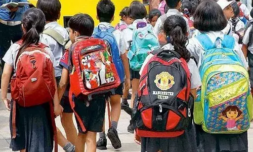 UP: भीषण गर्मी से बच्चों और अभिभावकों को राहत! 30 जून तक बंद रहेंगे स्कूल UP: भीषण गर्मी से बच्चों और अभिभावकों को राहत! 30 जून तक बंद रहेंगे स्कूल