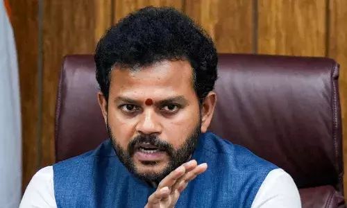 Ahmedabad Plane Crash: सरकार ने गठित की उच्च स्तरीय समिति Ahmedabad Plane Crash: सरकार ने गठित की उच्च स्तरीय समिति