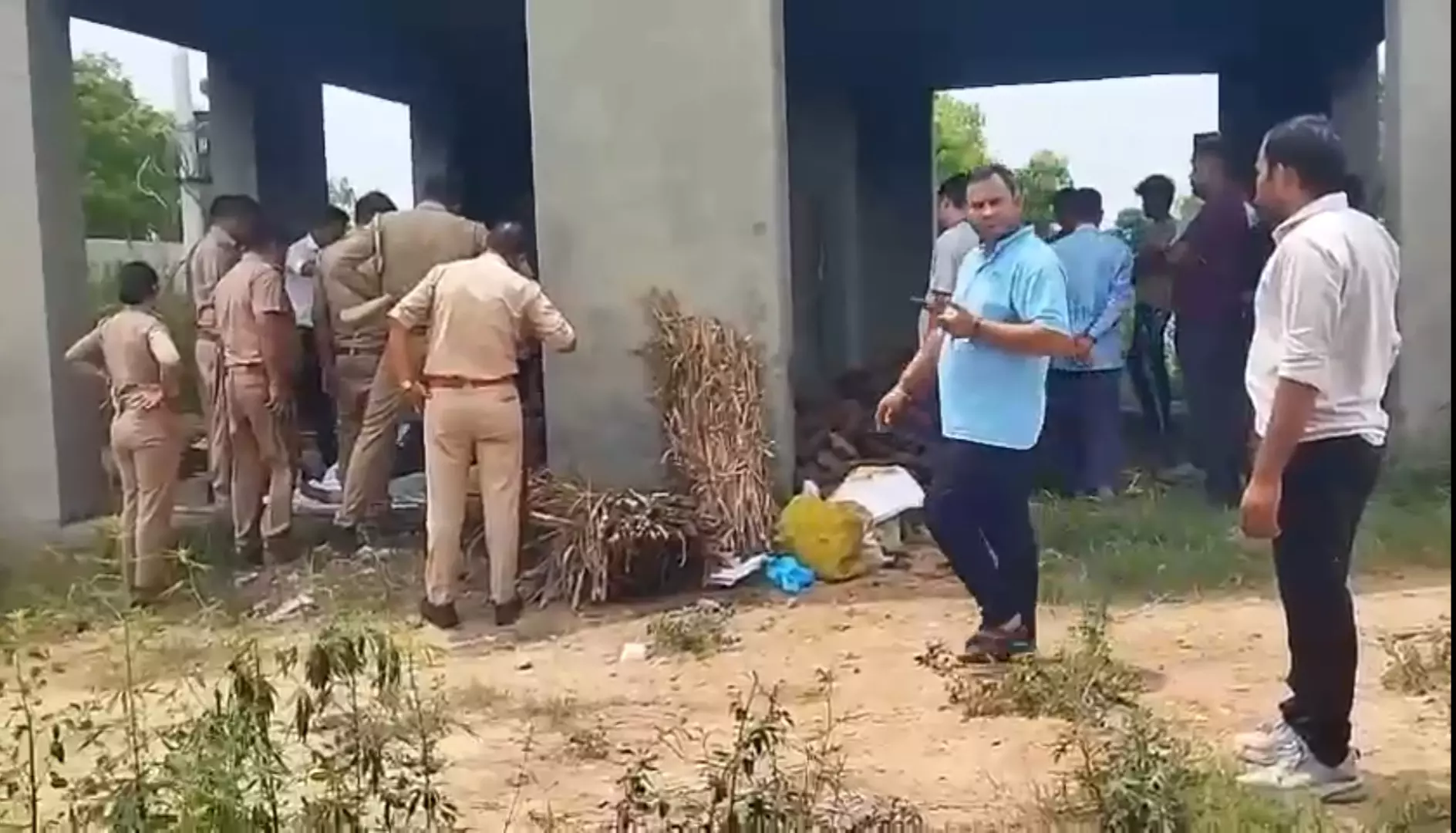 संदिग्ध स्थिति में किशोरी की मौत के बाद पुलिस ने अंतिम संस्कार से पहले श्मशान घाट से शव कब्जे में लिया संदिग्ध स्थिति में किशोरी की मौत के बाद पुलिस ने अंतिम संस्कार से पहले श्मशान घाट से शव कब्जे में लिया