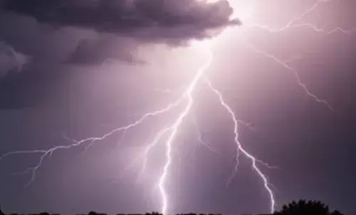 यूपी के 50 जिलों में आज MANSUN मनाएगा संडे! जानें भारी बारिश की सूची में आपका जिला है या नहीं यूपी के 50 जिलों में आज MANSUN मनाएगा संडे! जानें भारी बारिश की सूची में आपका जिला है या नहीं