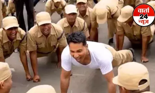 वरुण धवन बॉर्डर 2 की तैयारियों में जुटे, युवा कैडेट्स के साथ खास तरह की बातें करते दिखे, देखें वीडियो वरुण धवन बॉर्डर 2 की तैयारियों में जुटे, युवा कैडेट्स के साथ खास तरह की बातें करते दिखे, देखें वीडियो