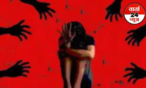 GangRape: दुष्कर्म के दौरान आबरू की भीख मांग रही छात्रा से दरिंदों ने कहा- सहयोग करो वरना वीडियो सबको दिखा देंगे, महिला आयोग ने लिया स्वतः संज्ञान GangRape: दुष्कर्म के दौरान आबरू की भीख मांग रही छात्रा से दरिंदों ने कहा- सहयोग करो वरना वीडियो सबको दिखा देंगे, महिला आयोग ने लिया स्वतः संज्ञान