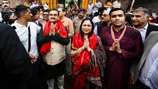 गौतम अडाणी ने पुरी में भगवान जगन्नाथ की रथ यात्रा में की पूजा गौतम अडाणी ने पुरी में भगवान जगन्नाथ की रथ यात्रा में की पूजा