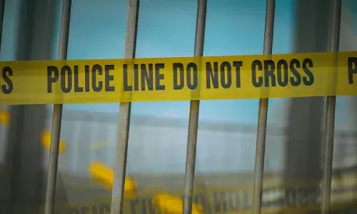 नकली पुलिस बनकर सुरक्षा गार्ड से लूटी बाइक, तीन गिरफ्तार