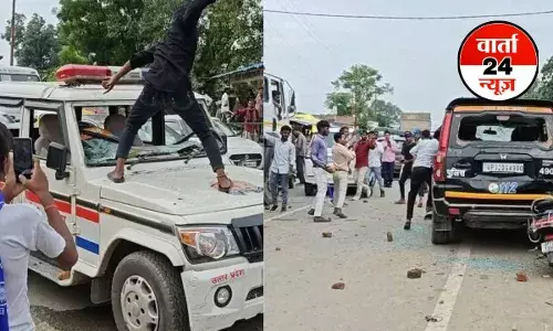 तोड़फोड़ और पथराव के बाद एक्शन में प्रयागराज पुलिस! 50 आरोपियों को किया गिरफ्तार, 42 बाइक लावारिस हालत में मिलीं तोड़फोड़ और पथराव के बाद एक्शन में प्रयागराज पुलिस! 50 आरोपियों को किया गिरफ्तार, 42 बाइक लावारिस हालत में मिलीं