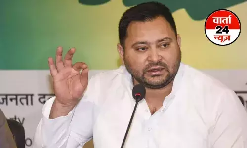 बिहार में चुनाव से पहले सियासत तेज! तेजस्वी यादव ने मतदाता सूची को लेकर EC पर लगाया गंभीर आरोप, जानें क्या कहा बिहार में चुनाव से पहले सियासत तेज! तेजस्वी यादव ने मतदाता सूची को लेकर EC पर लगाया गंभीर आरोप, जानें क्या कहा