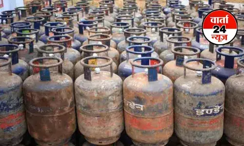 अच्छी खबर: गैस सिलेंडर के दामों में सरकार ने की कटौती, जानें नया रेट