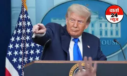 ईरानी हैकर्स ने बढ़ाई डोनाल्ड ट्रंप की मुश्किलें! ईमेल लीक करने की दी धमकी, जानें इस मामले में FBI ने क्या कहा ईरानी हैकर्स ने बढ़ाई डोनाल्ड ट्रंप की मुश्किलें! ईमेल लीक करने की दी धमकी, जानें इस मामले में FBI ने क्या कहा