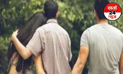 पति पत्नी और वो: पति ने पत्नी को पेड़ से बांधकर बेरहमी से पीटा! Boyfriend के साथ रंगे हाथ पकड़ा था, 3 महीने पहले ही हुई थी शादी पति पत्नी और वो: पति ने पत्नी को पेड़ से बांधकर बेरहमी से पीटा! Boyfriend के साथ रंगे हाथ पकड़ा था, 3 महीने पहले ही हुई थी शादी