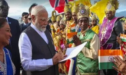 PM मोदी ने त्रिनिदाद-टोबैगो में भारतीय समुदाय के लोगों के साथ समय बिताया, प्रधानमंत्री कमला को कहा बिहार की बेटी PM मोदी ने त्रिनिदाद-टोबैगो में भारतीय समुदाय के लोगों के साथ समय बिताया, प्रधानमंत्री कमला को कहा बिहार की बेटी