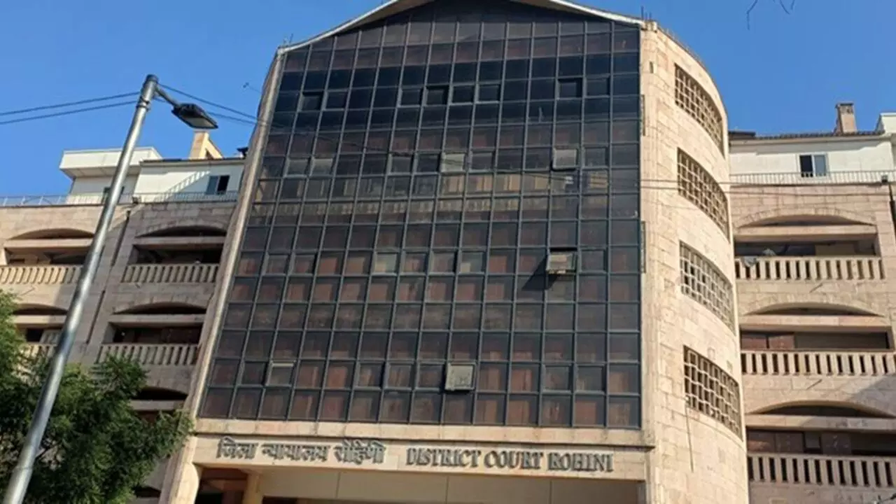 दिल्ली रोहिणी में फायरिंग: गोगी गैंग के तीन सदस्य, जिसमें एक नाबालिग भी शामिल, गिरफ्तार दिल्ली रोहिणी में फायरिंग: गोगी गैंग के तीन सदस्य, जिसमें एक नाबालिग भी शामिल, गिरफ्तार