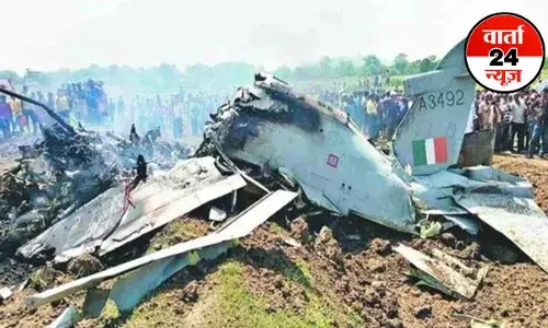 Rajsthan: चूरू में फाइटर प्लेन क्रैश, पायलट समेत दो की मौत, ढूंढ़ा जा रहा है कारण, देखें वीडियो