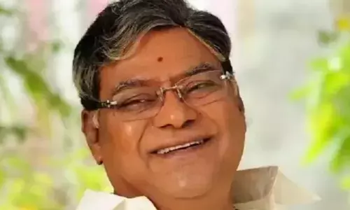 फेमस तेलुगू सिनेमा एक्टर श्रीनिवास राव का 83 साल की उम्र में निधन, फिल्मी हस्तियों समेत सीएम ने जताया शोक फेमस तेलुगू सिनेमा एक्टर श्रीनिवास राव का 83 साल की उम्र में निधन, फिल्मी हस्तियों समेत सीएम ने जताया शोक