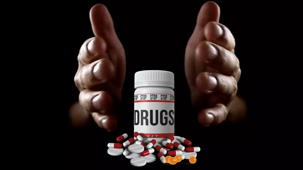 लखनऊ में 10 करोड़ से अधिक की ड्रग्स जब्त, महिला सहित चार तस्कर गिरफ्तार