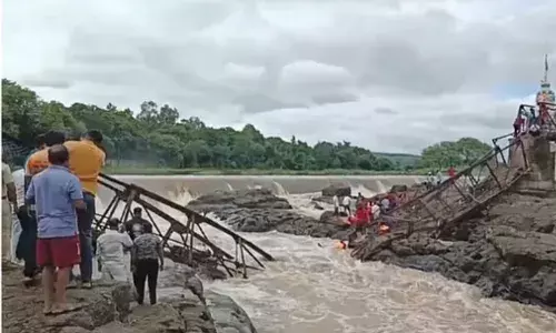 Weather Update: पहाड़ी इलाकों में कई नदियां उफान पर, सैकड़ों सड़कें बाधित, इन राज्यों में दो दिनों का अलर्ट
