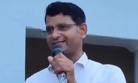 मैं क्षमा मांगता हूं..., कांवड़ यात्रा पर विवादित कविता मामले में शिक्षक रजनीश गंगवार ने मांगी माफी, जानें क्या है वजह मैं क्षमा मांगता हूं..., कांवड़ यात्रा पर विवादित कविता मामले में शिक्षक रजनीश गंगवार ने मांगी माफी, जानें क्या है वजह