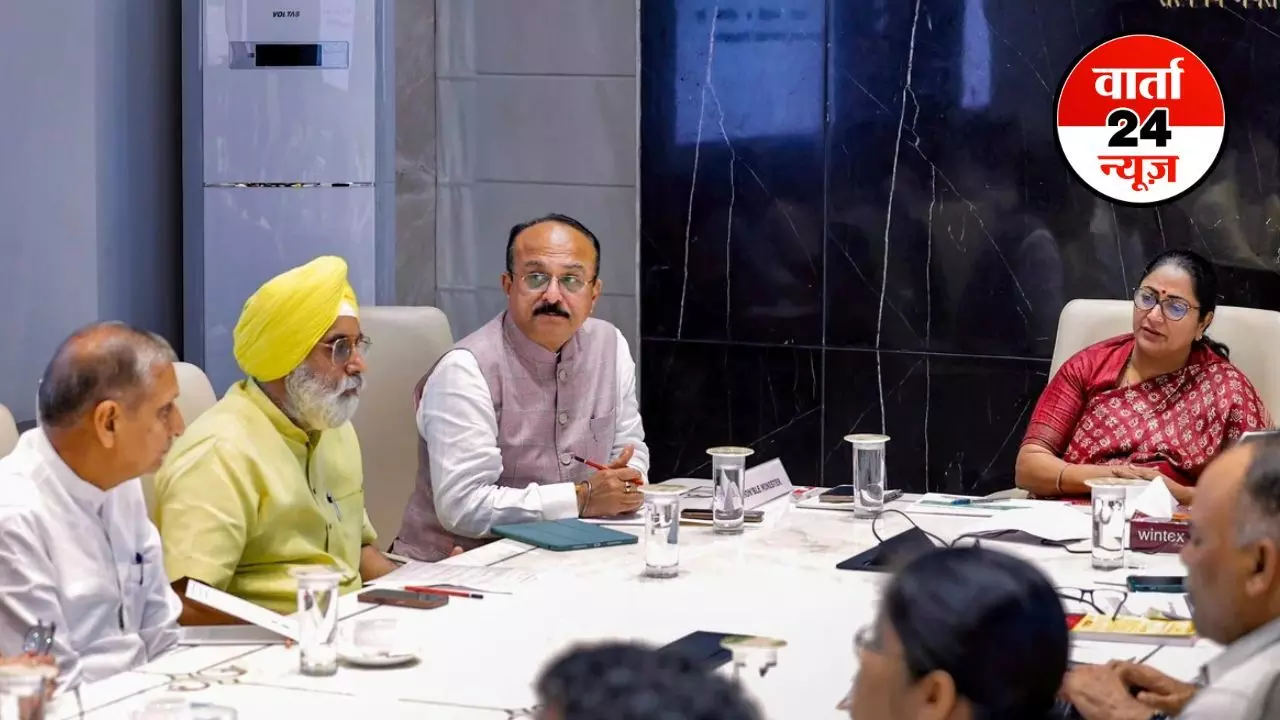 Delhi: स्ट्रीट फूड हाइजीन को लेकर MCD का बड़ा एक्शन, 1000 आउटलेट किए सील, 78 लाख रुपये भी वसूले Delhi: स्ट्रीट फूड हाइजीन को लेकर MCD का बड़ा एक्शन, 1000 आउटलेट किए सील, 78 लाख रुपये भी वसूले