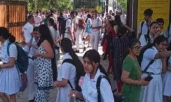 ईमेल भेज कर दिल्ली के 20 स्कूलों को बम से उड़ाने की धमकी दी, पुलिस और दमकल की गाड़ियां स्कूलों पर तैनात! ईमेल भेज कर दिल्ली के 20 स्कूलों को बम से उड़ाने की धमकी दी, पुलिस और दमकल की गाड़ियां स्कूलों पर तैनात!