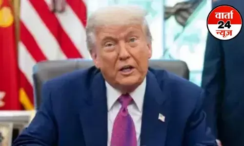 Donald Trump: महिला की आपत्तिजनक तस्वीर पर भड़क गए अमेरिकी राष्ट्रपति, अभद्र पत्र के बारे में प्रकाशित खबर को लेकर दी मुकदमे की धमकी!