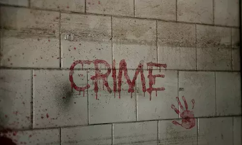 बुजुर्ग मां ने नहीं बनाया खाना तो पीट-पीटकर कर दी हत्या