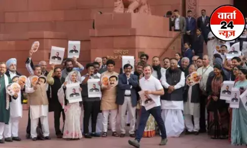 MANSOON SEASION: विपक्ष के हंगामे के बाद सदन की कार्यवाही 2 बजे तक स्थगित, धनखड़ की जगह उपसभापति हरिवंश नरायण सिंह ने लिया भाग MANSOON SEASION: विपक्ष के हंगामे के बाद सदन की कार्यवाही 2 बजे तक स्थगित, धनखड़ की जगह उपसभापति हरिवंश नरायण सिंह ने लिया भाग