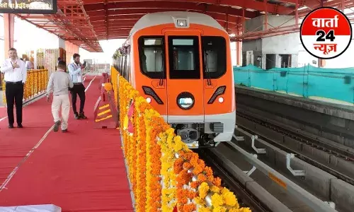Bhopal Metro:1800 यात्रियों के वजन के बराबर रेत की बोरियां रख मेट्रो का हुआ ट्रायल, जानें कब दौड़ेगी भोपाल में मेट्रो... Bhopal Metro:1800 यात्रियों के वजन के बराबर रेत की बोरियां रख मेट्रो का हुआ ट्रायल, जानें कब दौड़ेगी भोपाल में मेट्रो...