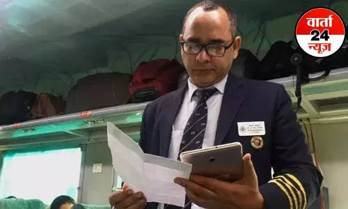 एक कोच में 56 लड़कियां, बिना टिकट के ट्रेन का सफर…जानें कैसे बची बंगाल की इन लड़कियों की किस्मत, वर्ना...? एक कोच में 56 लड़कियां, बिना टिकट के ट्रेन का सफर…जानें कैसे बची बंगाल की इन लड़कियों की किस्मत, वर्ना...?