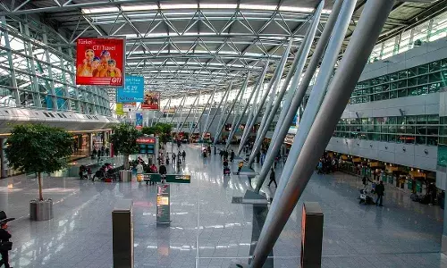 अहमदाबाद एयरपोर्ट को मिला बम की धमकी भरा ईमेल, जांच में कुछ संदिग्ध नहीं मिला अहमदाबाद एयरपोर्ट को मिला बम की धमकी भरा ईमेल, जांच में कुछ संदिग्ध नहीं मिला