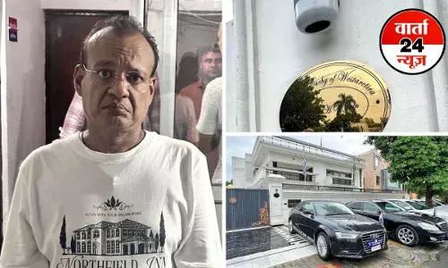 गाजियाबाद में फर्जी दूतावास का पर्दाफाश! डिप्लोमैटिक नंबर प्लेट लगी गाड़ियों से लेकर अवैध सैटेलाइट फोन तक बरामद, जानें कैसे चलता था रैकेट