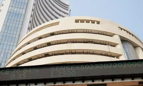 गिरावट के साथ शुरु हुआ सेंसेक्स और निफ्टी, कारोबारियों में निराशा! डॉलर के मुकाबले रुपया मजबूत गिरावट के साथ शुरु हुआ सेंसेक्स और निफ्टी, कारोबारियों में निराशा! डॉलर के मुकाबले रुपया मजबूत