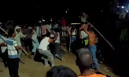 ...आधी रात में बेबी ने बुलाया प्रेमी को, प्रेमिका से मिलने पहुंचा तो ड्रोन वाला चोर समझ लोगों ने कर दी पिटाई ...आधी रात में बेबी ने बुलाया प्रेमी को, प्रेमिका से मिलने पहुंचा तो ड्रोन वाला चोर समझ लोगों ने कर दी पिटाई