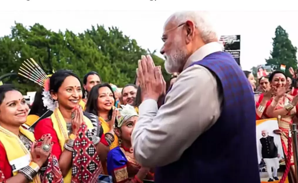PM Modi: पीएम को देखते ही मोदी-मोदी के नारे लगाने लगे लंदनवासी, प्रधानमंत्री 2 दिन के ब्रिटेन दौरे पर