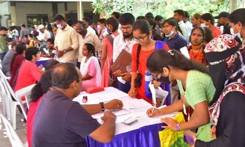 Rojgar Mela: यूपी के 11 जिलों में आज लगेगा रोजगार मेला, महिलाएं ये मौका न चूकें...