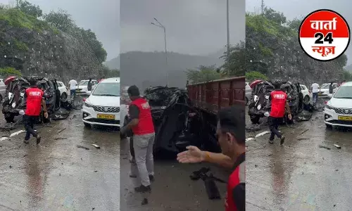 Mumbai Pune Expressway: ट्रक ने मारी 20 वाहनों को टक्कर, महिला की मौत, 18 घायल, जानें हादसे का कारण Mumbai Pune Expressway: ट्रक ने मारी 20 वाहनों को टक्कर, महिला की मौत, 18 घायल, जानें हादसे का कारण