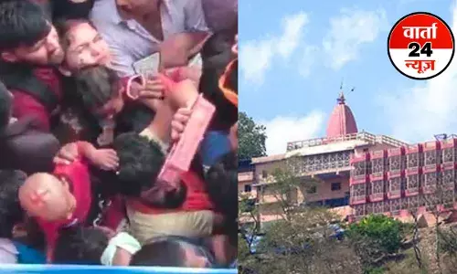 हरिद्वार हादसे में दिखी प्रशासनिक विफलता! लोग तार पकड़ कर सीढ़ी चढ़ रहे थे... जानें हादसे की हकीकत हरिद्वार हादसे में दिखी प्रशासनिक विफलता! लोग तार पकड़ कर सीढ़ी चढ़ रहे थे... जानें हादसे की हकीकत