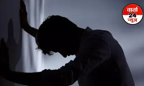 पिता की मौत के बाद मां ने कर ली दूसरी शादी, युवा CA को अकेलापन पड़ा भारी! सुसाइड का ऐसा तरीका दिल्ली में पहले किसी ने नहीं चुना था पिता की मौत के बाद मां ने कर ली दूसरी शादी, युवा CA को अकेलापन पड़ा भारी! सुसाइड का ऐसा तरीका दिल्ली में पहले किसी ने नहीं चुना था