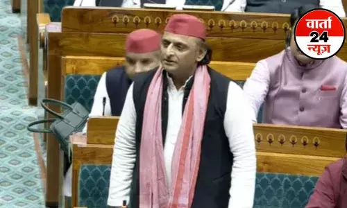 संसद में महाबहस! बोले अखिलेश-ऐसी रणनीतियां क्यों नहीं बनाते कि सीमाएं सदा सुरक्षित रहे... संसद में महाबहस! बोले अखिलेश-ऐसी रणनीतियां क्यों नहीं बनाते कि सीमाएं सदा सुरक्षित रहे...