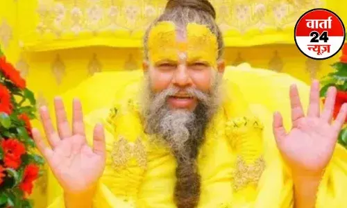 100 में से दो-चार लड़कियां ही पवित्र... , प्रेमानंद महाराज के बयान पर हंगामा, जानें क्या सच है वायरल वीडियो का? देखें वीडियो 100 में से दो-चार लड़कियां ही पवित्र... , प्रेमानंद महाराज के बयान पर हंगामा, जानें क्या सच है वायरल वीडियो का? देखें वीडियो