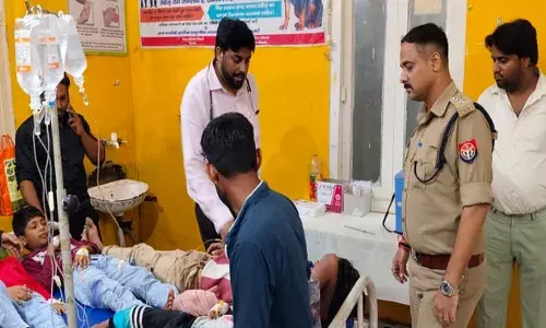 नजीबाबाद में चाट खाने से गांव के 40 बच्चे बीमार हुए, अस्पताल में भर्ती कराया, 5 की हालत गंभीर नजीबाबाद में चाट खाने से गांव के 40 बच्चे बीमार हुए, अस्पताल में भर्ती कराया, 5 की हालत गंभीर