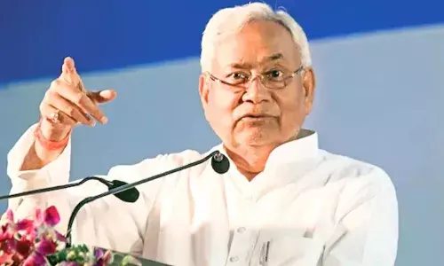 आशा और ममता कार्यकर्ताओं में खुशी की लहर, चुनाव से पहले नीतीश कुमार ने बढ़ाया मानदेय, जानें कितना आशा और ममता कार्यकर्ताओं में खुशी की लहर, चुनाव से पहले नीतीश कुमार ने बढ़ाया मानदेय, जानें कितना